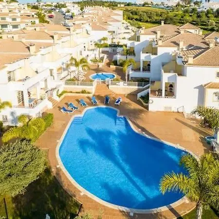 Esta - Tennis Court And Pool Ferienhaus