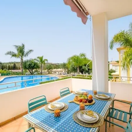 Vila Esta - Tennis Court And Pool
