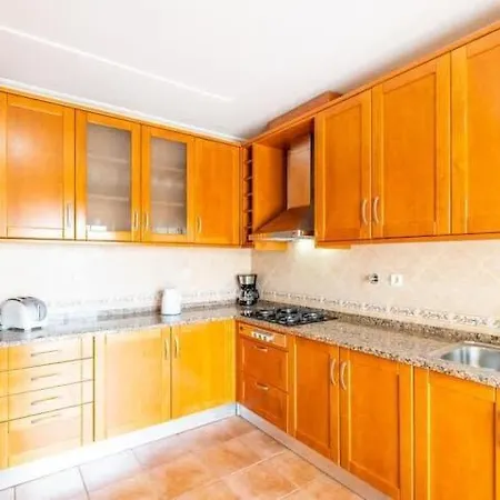 Esta - Tennis Court And Pool *