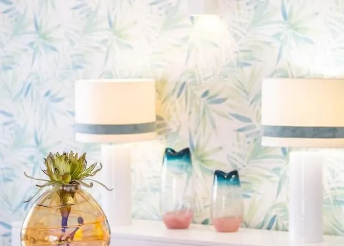 Esta - Tennis Court And Pool